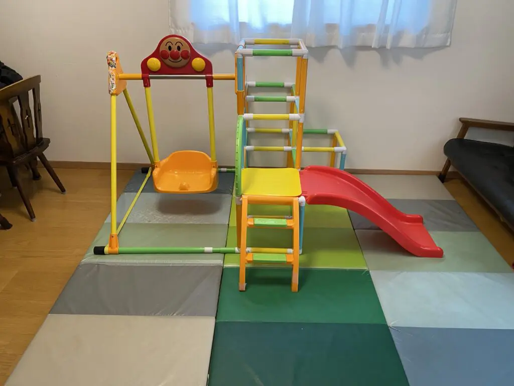 室内ジャングルジムは何歳から何歳まで遊べる？遊び方レパートリーをご紹介